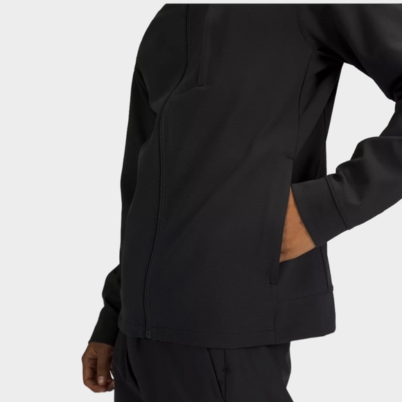 Lululemon Custom Made Uber Patch & Logo Black Sojourn Jacket - Picture 13 of 14